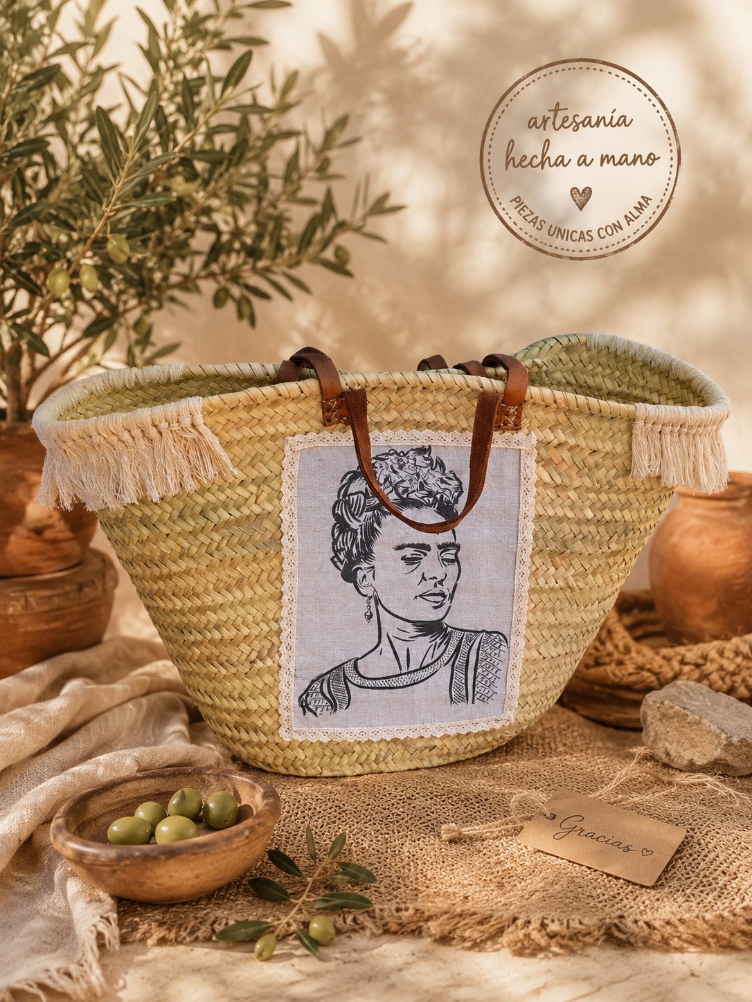 Cesta de mimbre artesanal